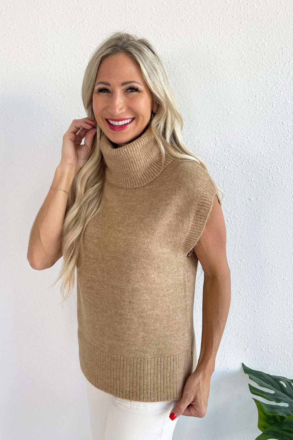 Sleeveless Turtleneck Vest Top