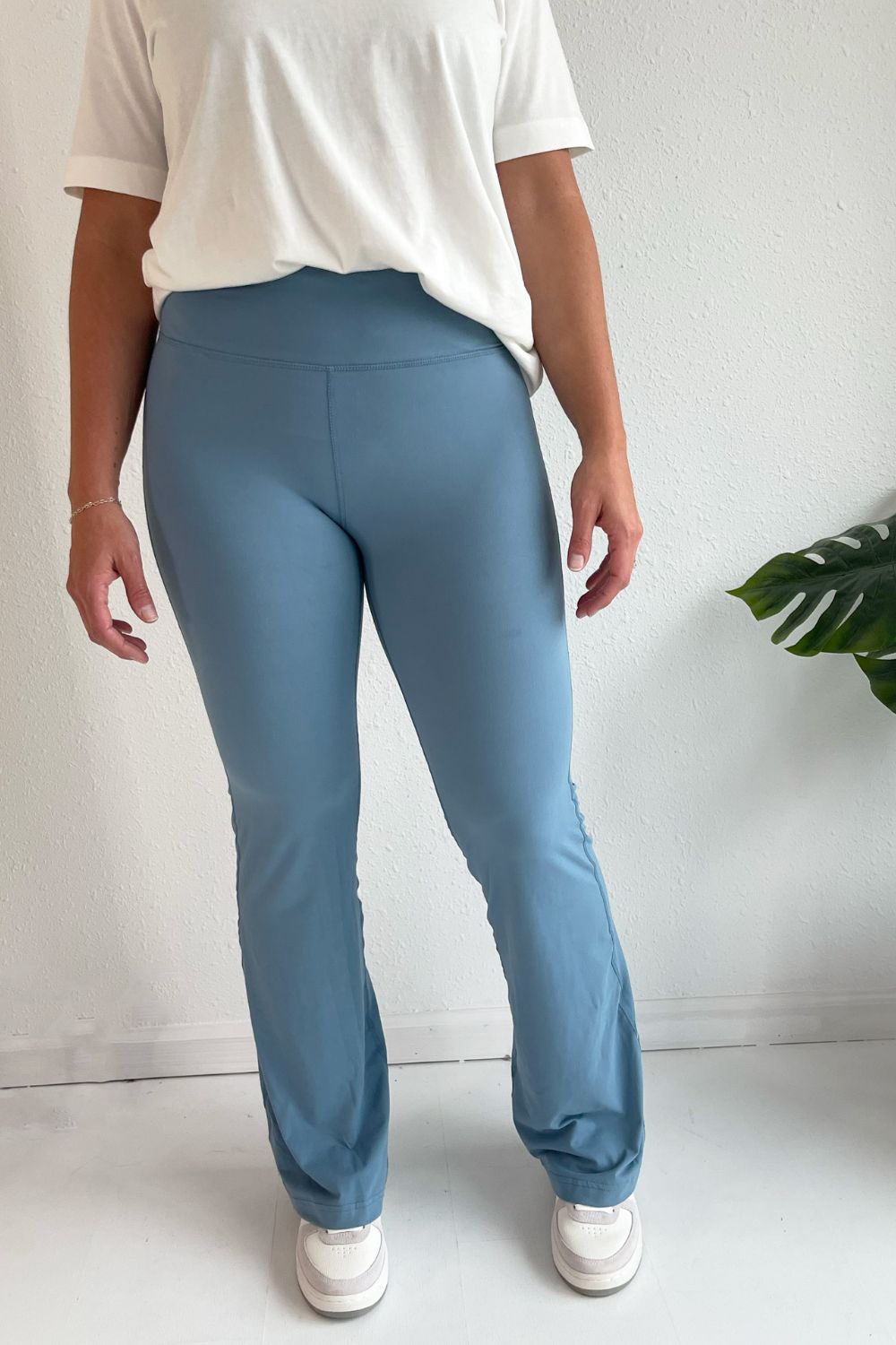 High Waist Band Bell Bottom Leggings