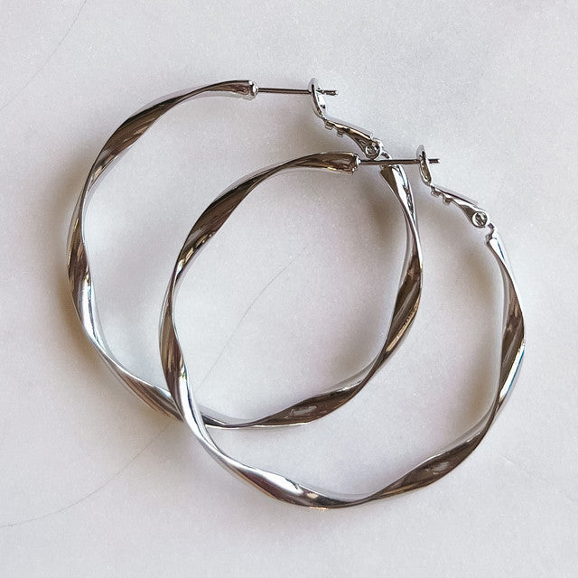 Large Twist Hoops